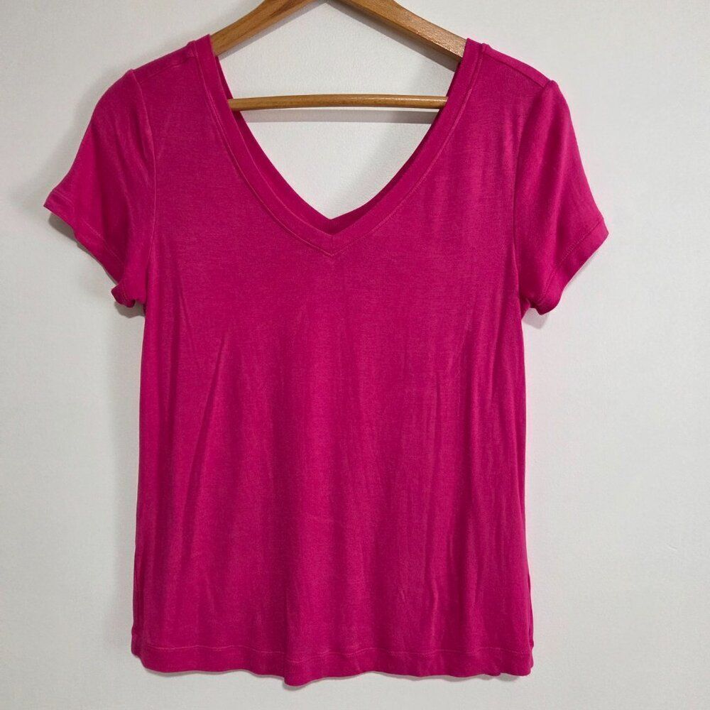 EUC CABI PINK DOUBLE V NECK SOFT TEE SIZE X SMALL / SMALL